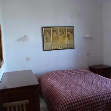 Villa With Good Garden, Berbecue And Swimming Pool Shared In The Condominium.