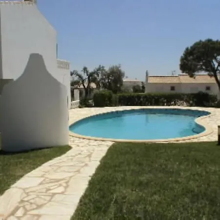 ヴィラ With Good Garden, Berbecue And Swimming Pool Shared In The Condominium. *